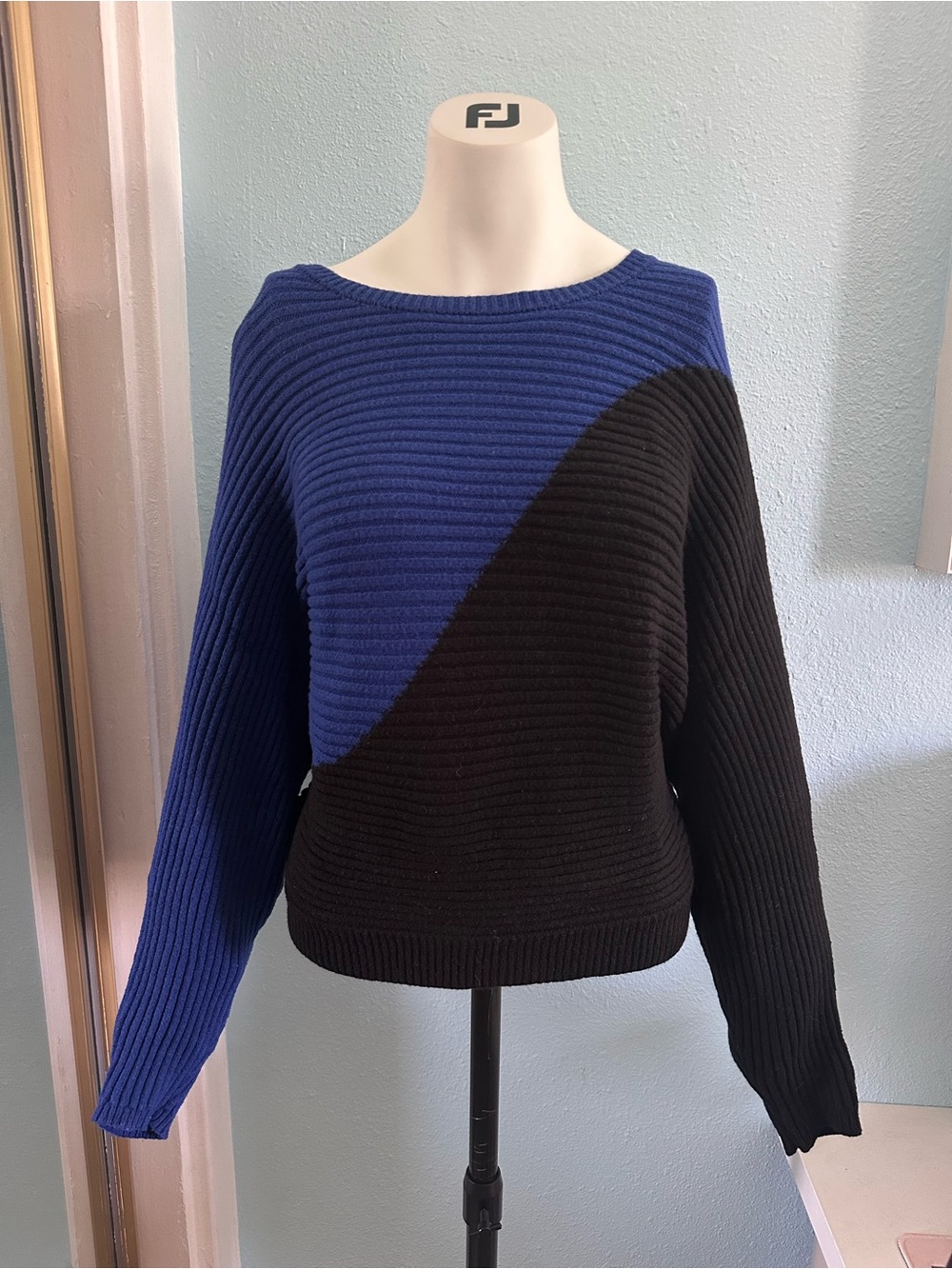 Colorblock Ribbed Knit Sweater - Blue & Black